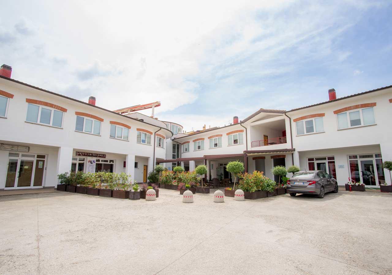Hotel Relais Del Lago Marta Extérieur photo